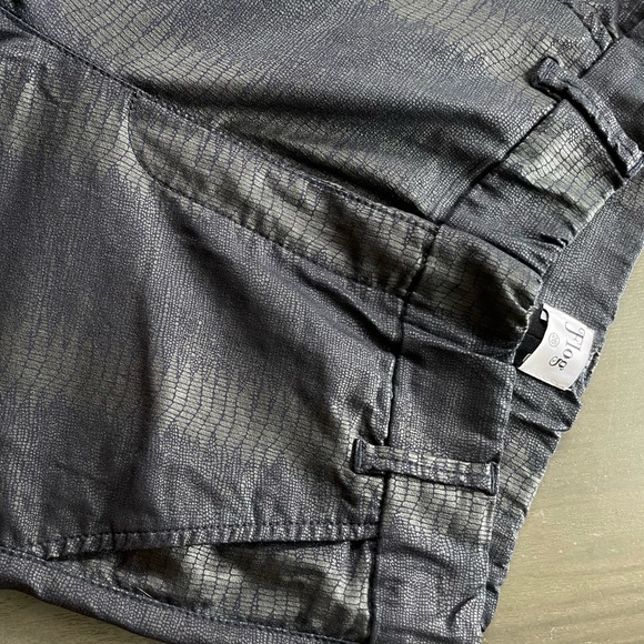 Flog pants- straight leg style - Size 26 - super dark Navy - Picture 4 of 10